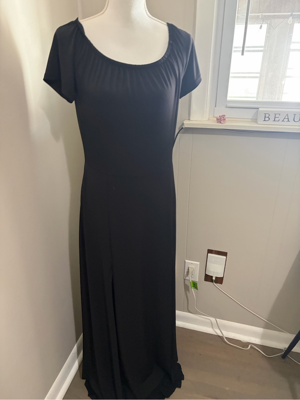 Black Womens Short-Sleeve Maxi Dress - Classic Scoop Neck